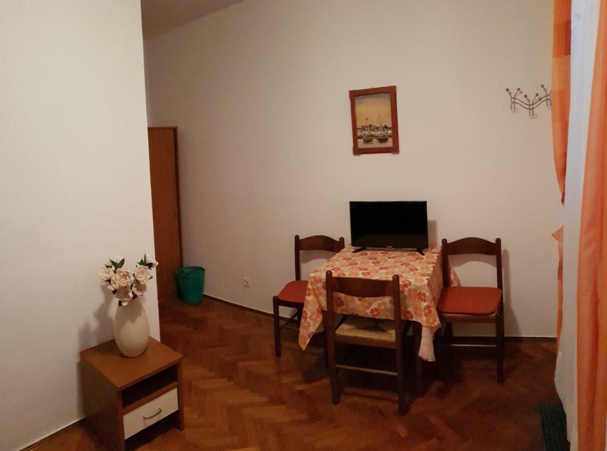 Apartment Muzic Mali Lošinj Εξωτερικό φωτογραφία