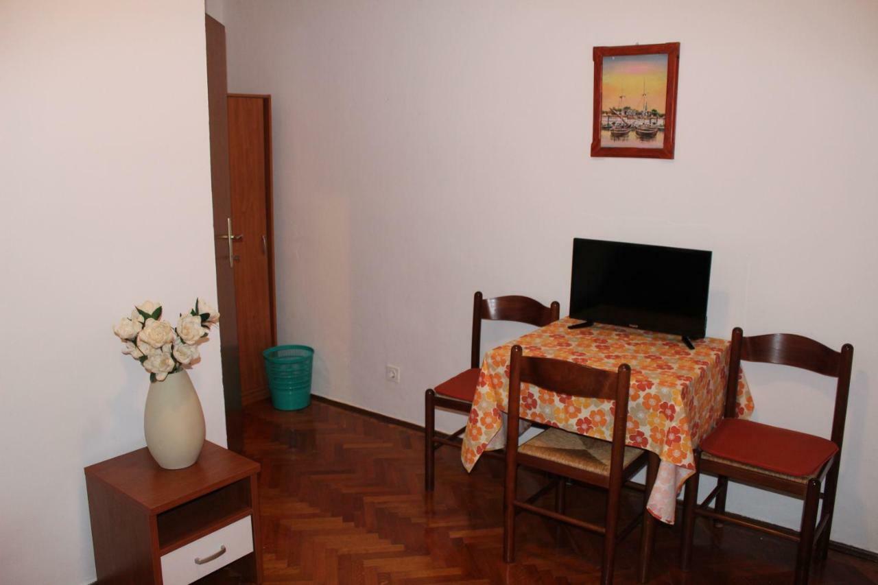 Apartment Muzic Mali Lošinj Εξωτερικό φωτογραφία